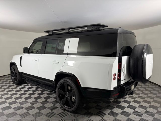 2025 Land Rover Defender X-Dynamic SE photo 4