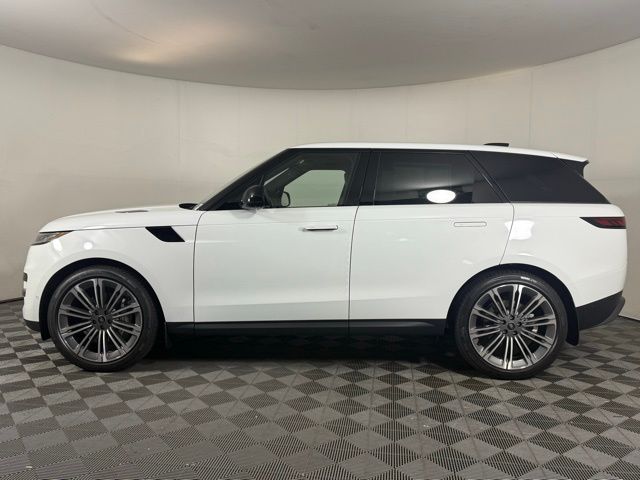 2025 Land Rover Range Rover Sport SE photo 2