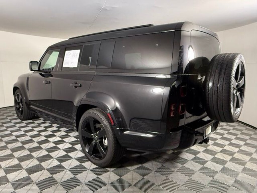 Used 2025 Land Rover Defender 130 X-Dynamic SE SUV