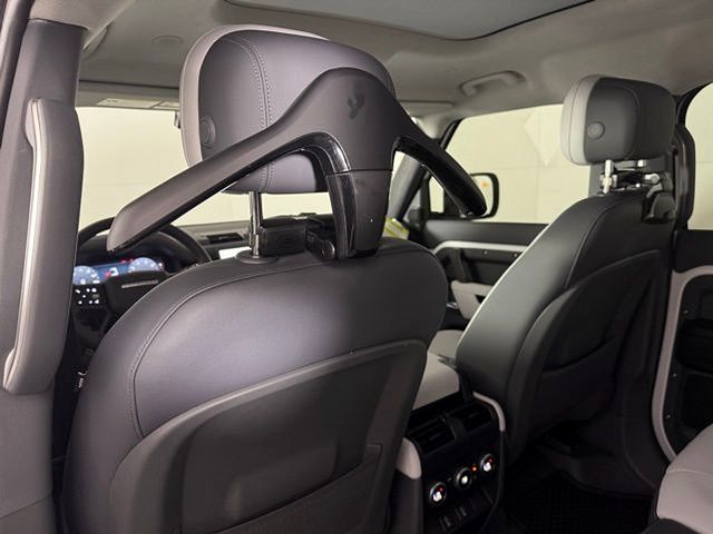 2026 Land Rover Defender V8 - Photo 29