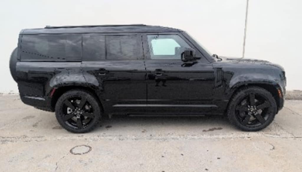 Used 2025 Land Rover Defender 130 X-Dynamic SE SUV
