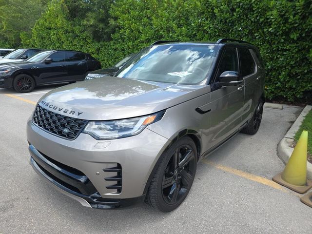 2024 Land Rover Discovery P300 Dynamic SE's photo