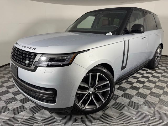 2025 Land Rover Range Rover SE photo 2
