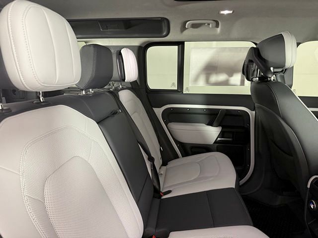 2026 Land Rover Defender V8 - Photo 34