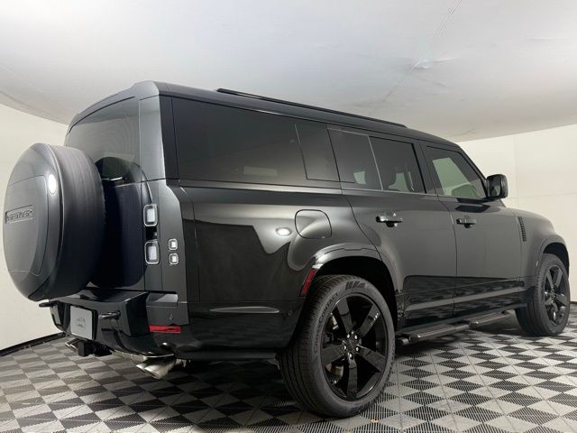 2026 Land Rover Defender V8 - Photo 8