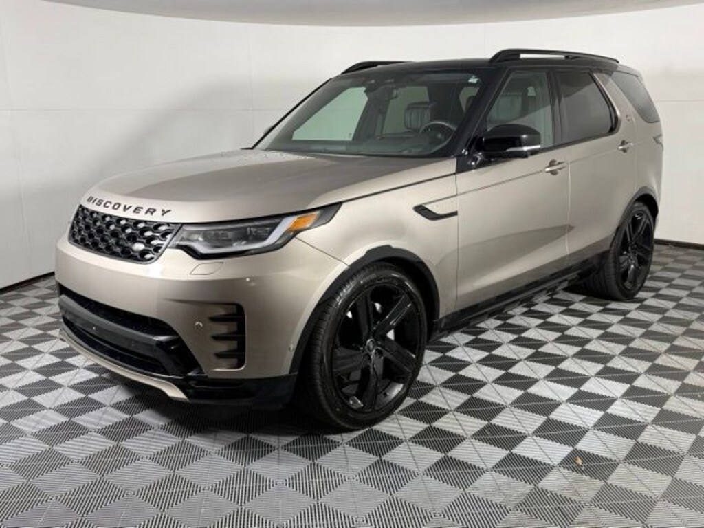 Used 2024 Land Rover Discovery Dynamic SE SUV