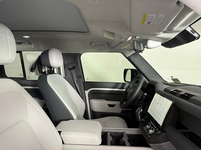 2026 Land Rover Defender V8 - Photo 37