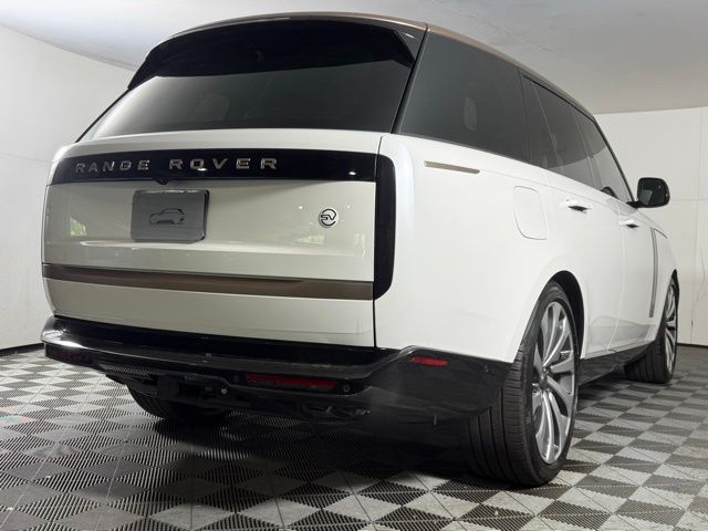 2026 Land Rover Range Rover SV - Photo 9