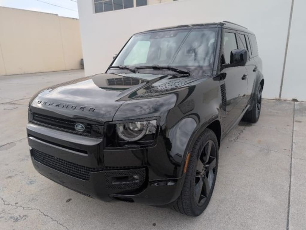 Used 2025 Land Rover Defender 130 X-Dynamic SE SUV