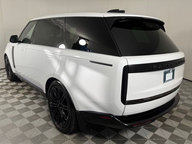 2025 Land Rover Range Rover SV photo 3