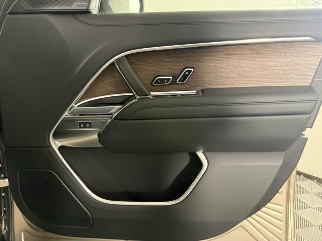 2025 Land Rover Range Rover SE - Photo 30