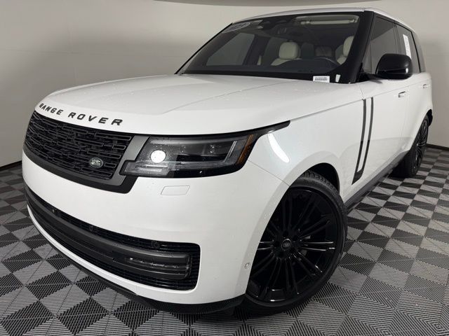 2023 Land Rover Range Rover SE photo 2