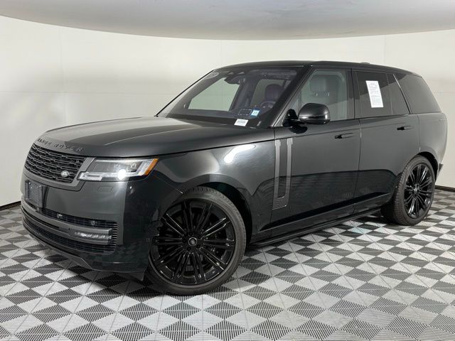 2023 Land Rover Range Rover SE's photo