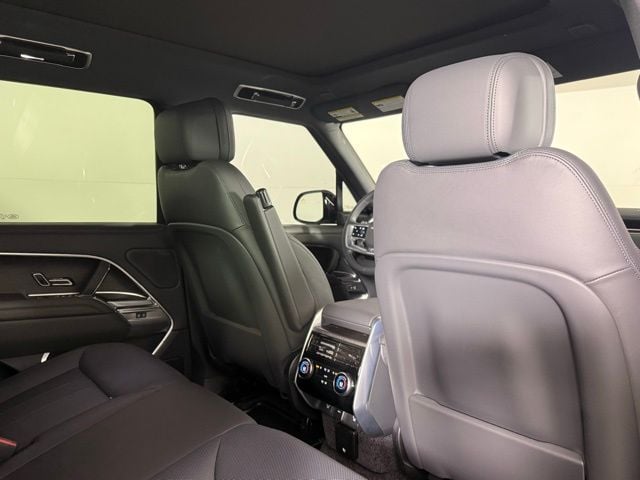 2025 Land Rover Range Rover SE - Photo 30