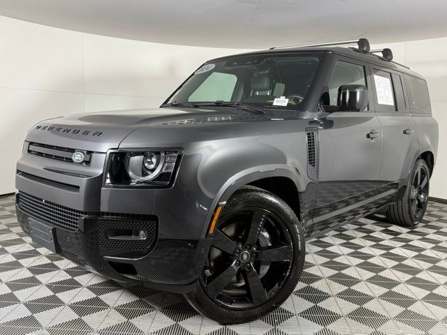 2024 Land Rover Defender 130 X-Dynamic SE P400's photo