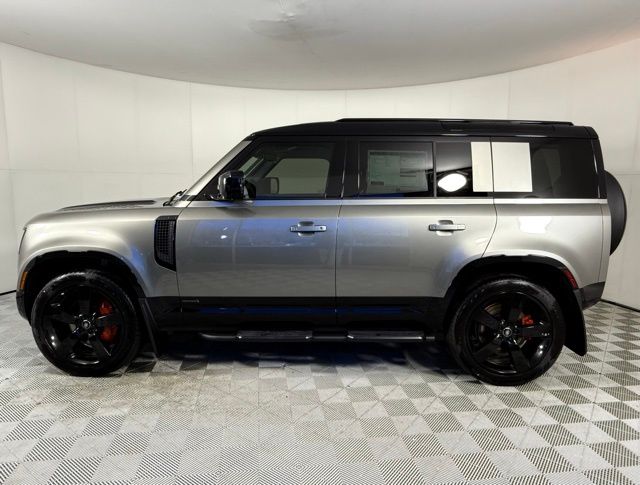 2025 Land Rover Defender X photo 3