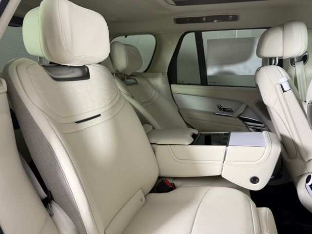 2026 Land Rover Range Rover SV - Photo 31