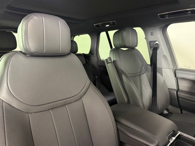 2025 Land Rover Range Rover SE - Photo 32