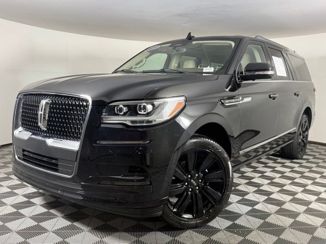 2023 Lincoln Navigator L Reserve's photo