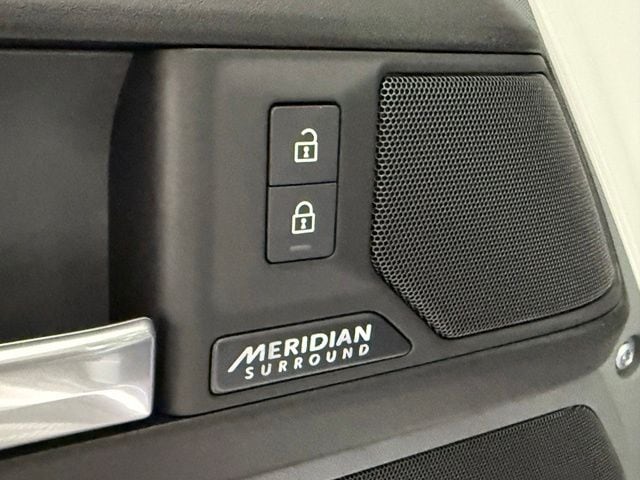 2026 Land Rover Defender X - Photo 23