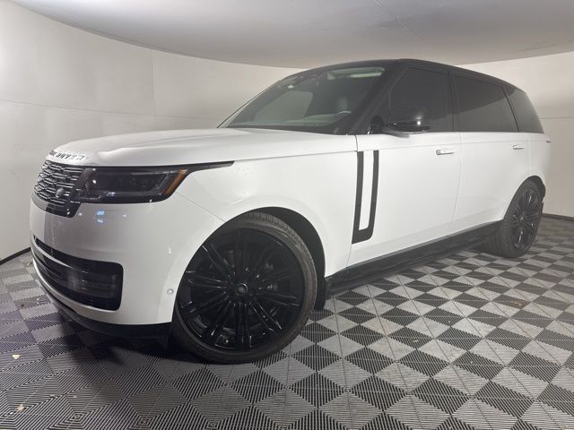2024 Land Rover Range Rover SE's photo