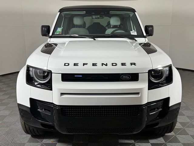 2026 Land Rover Defender V8 - Photo 11