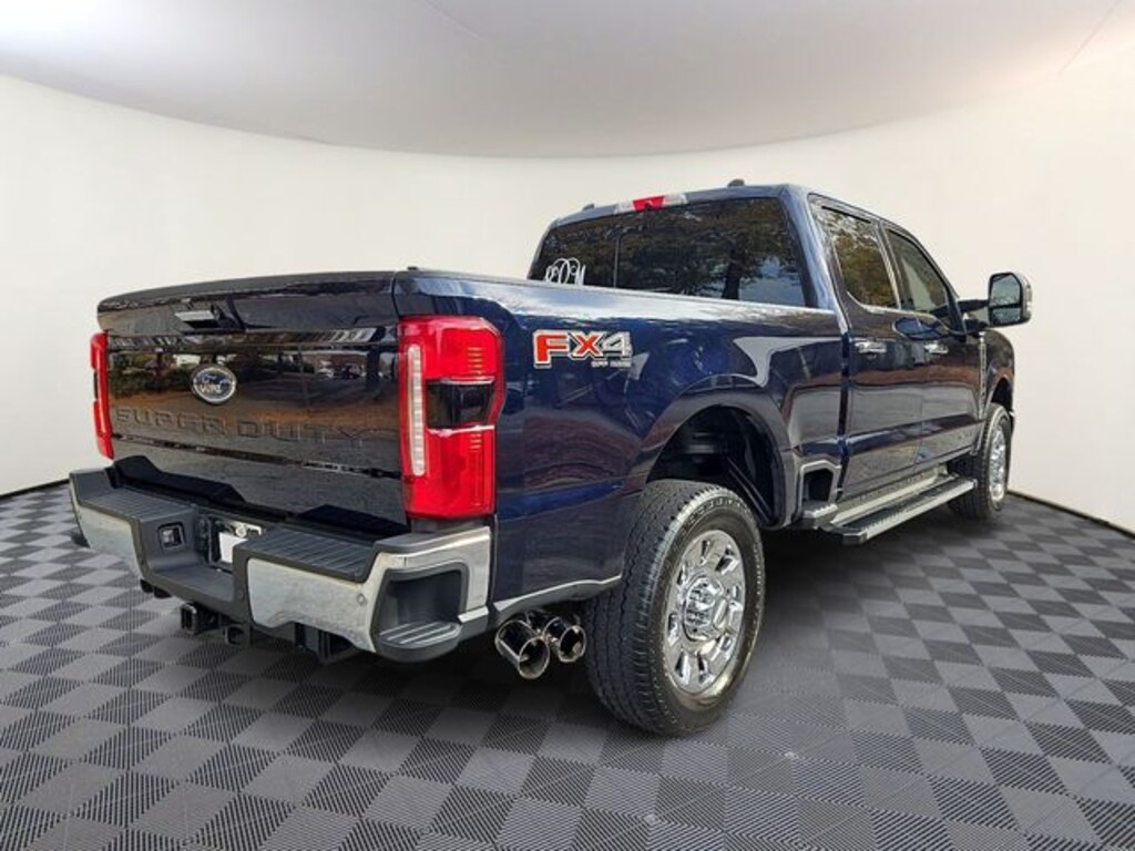Used 2023 Ford F-250SD Lariat Truck