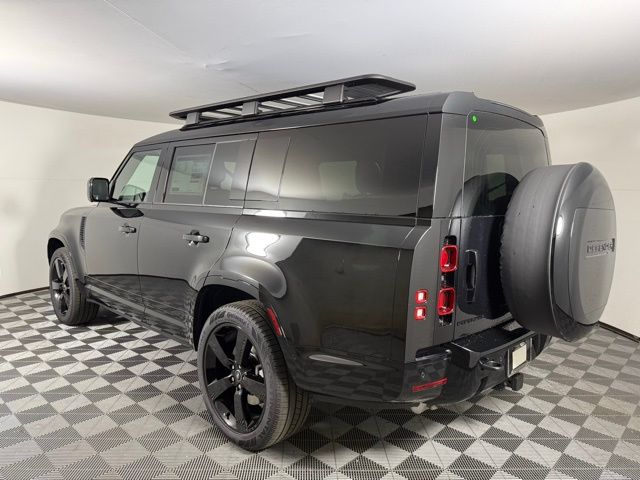 2025 Land Rover Defender X-Dynamic SE photo 4