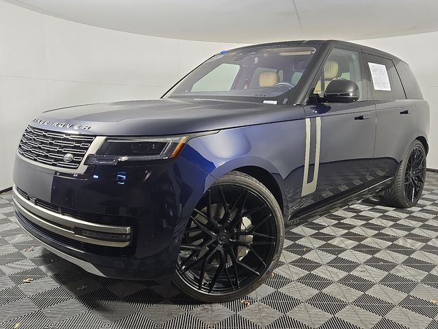 2023 Land Rover Range Rover SE's photo