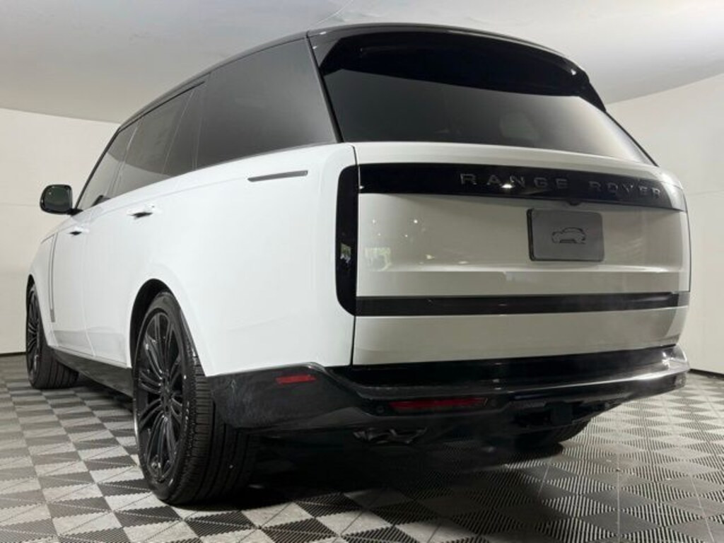 New 2026 Land Rover Range Rover SE LWB 7-Seats / V8 Long Wheel Base