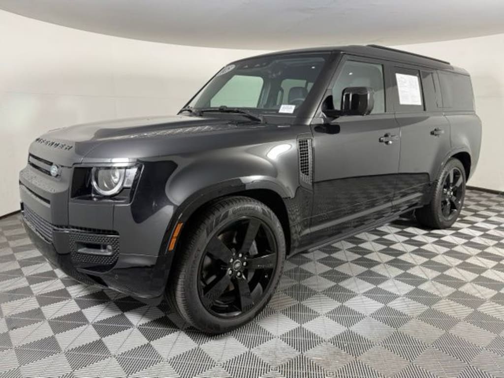 Used 2025 Land Rover Defender 130 X-Dynamic SE SUV