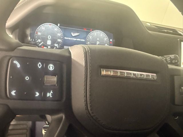 2026 Land Rover Defender V8 - Photo 18