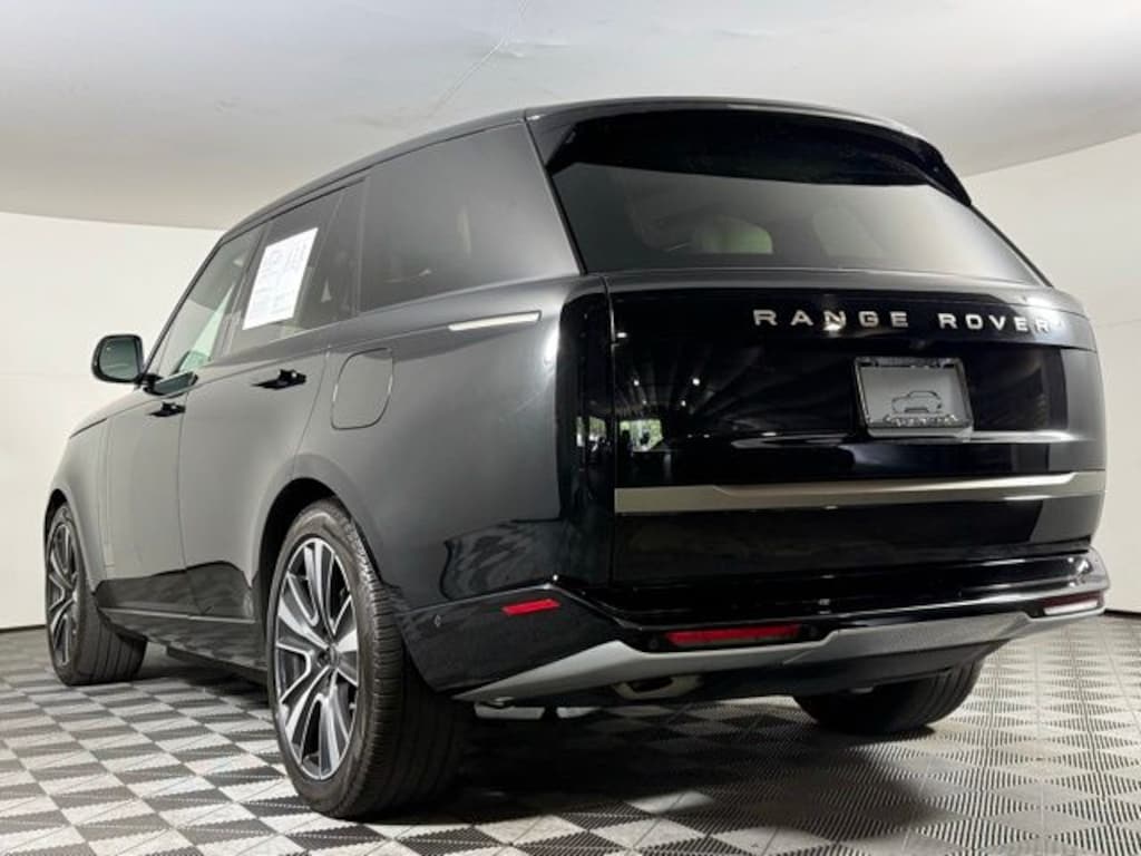 Used 2025 Land Rover Range Rover Plug-In Hybrid SE SUV