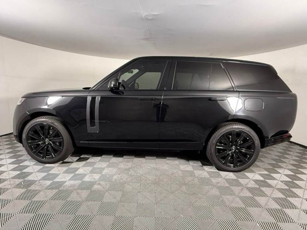 Used 2025 Land Rover Range Rover Plug-In Hybrid SE SUV