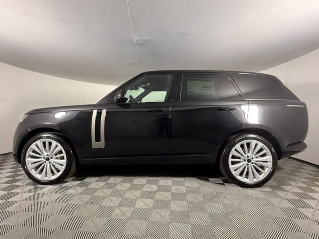 New 2026 Land Rover Range Rover SE SUV