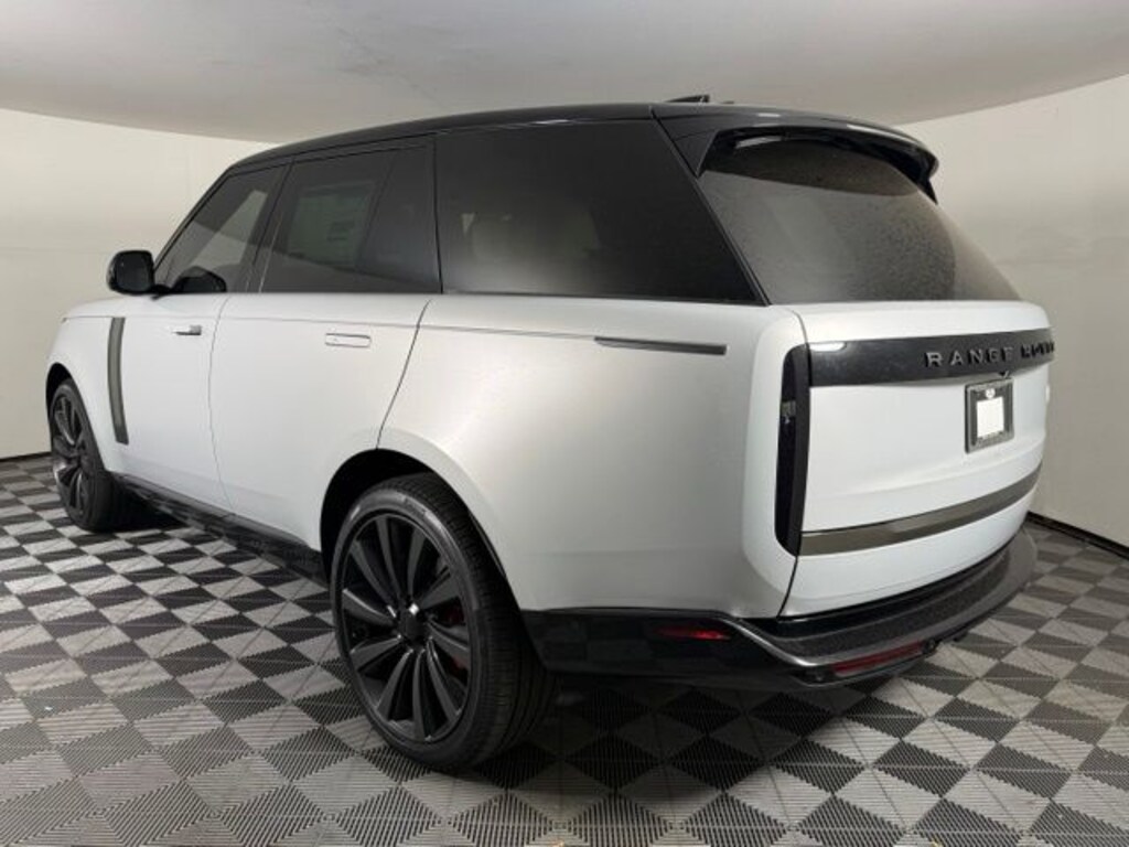 New 2026 Land Rover Range Rover SV Signature Suite SUV