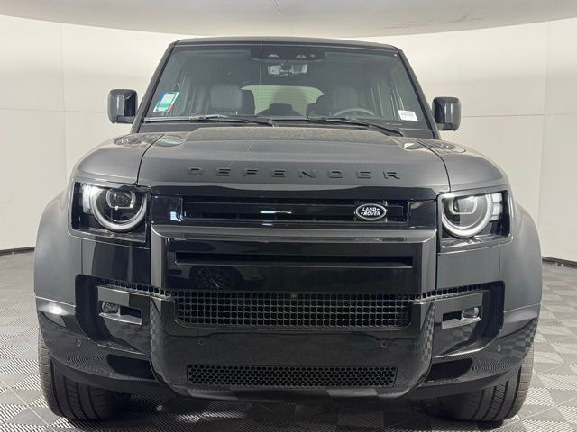2026 Land Rover Defender V8 - Photo 11