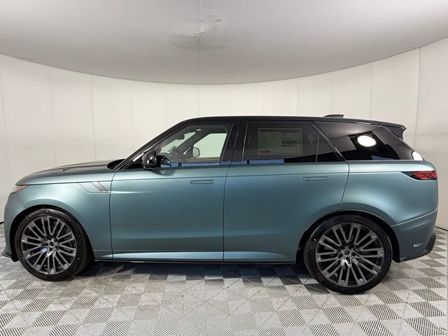 2025 Land Rover Range Rover Sport photo 3