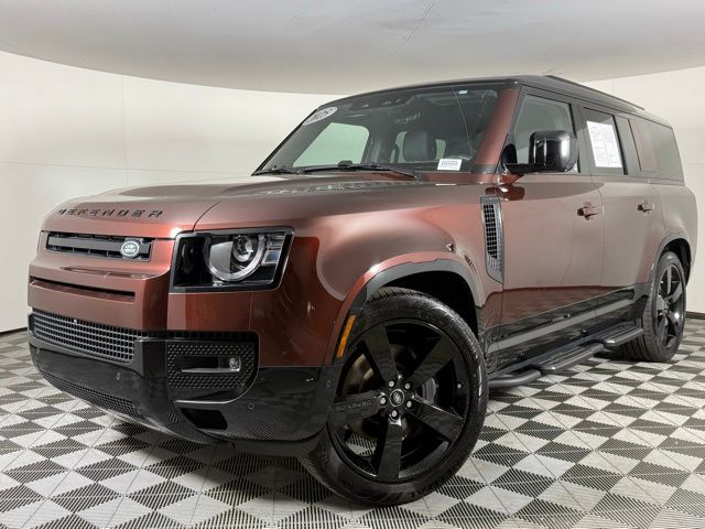 2025 Land Rover Defender 130 X-Dynamic SE P400's photo