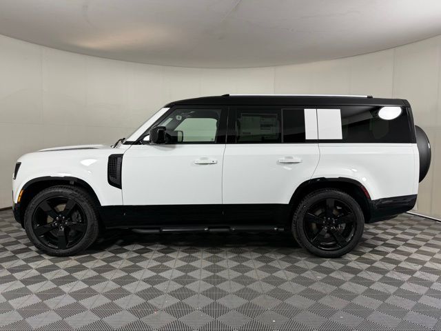 2025 Land Rover Defender 130 X-Dynamic SE photo 3