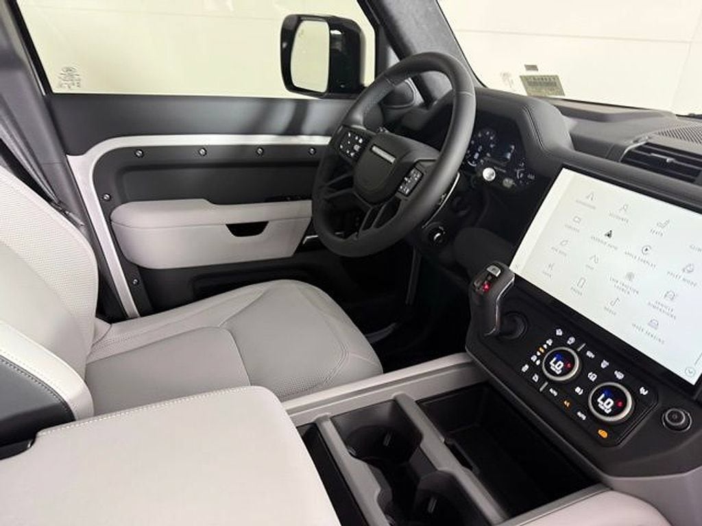 2026 Land Rover Defender V8 - Photo 39