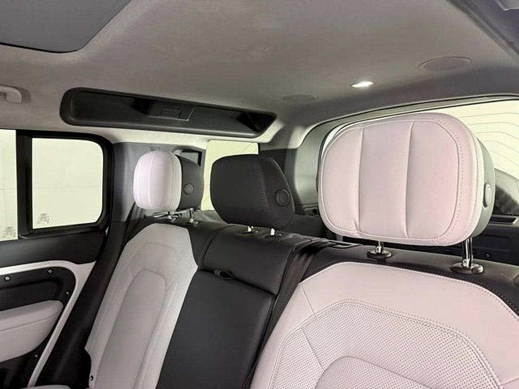 2026 Land Rover Defender V8 - Photo 28