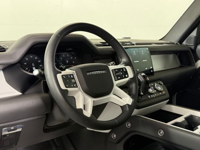 2025 Land Rover Defender X-Dynamic SE - Photo 42