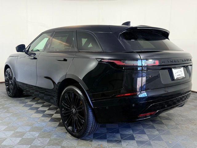 2026 Land Rover Range Rover Velar SE photo 4