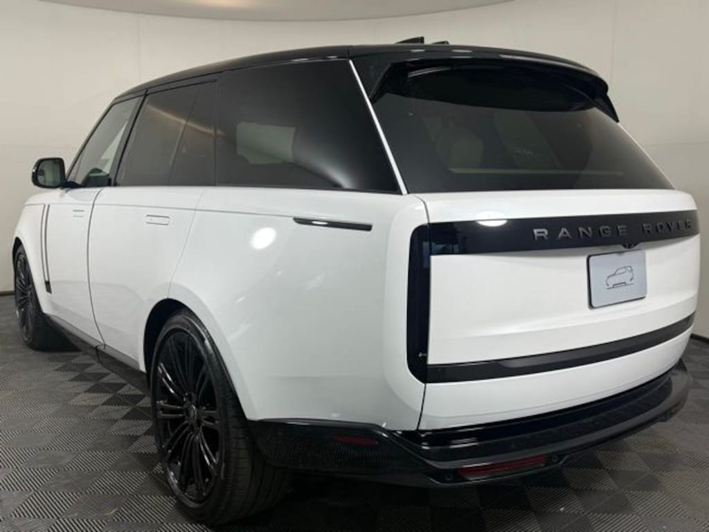 New 2025 Land Rover Range Rover SE SUV