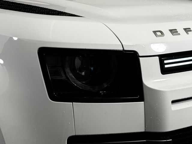 2025 Land Rover Defender X-Dynamic SE - Photo 15