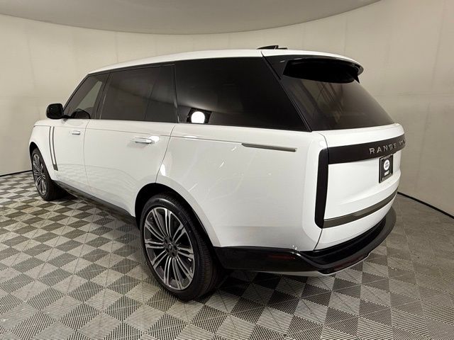 2025 Land Rover Range Rover SE photo 4