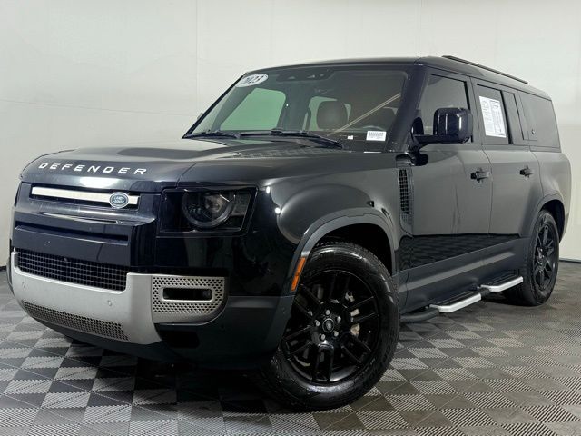 2023 Land Rover Defender SE's photo
