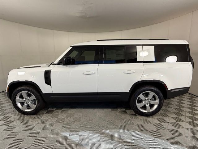 2025 Land Rover Defender 130 S photo 3