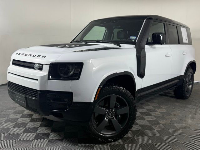 2022 Land Rover Defender V8's photo